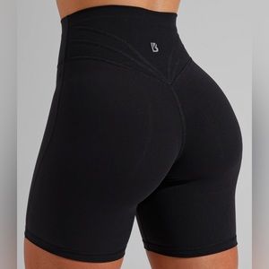 Buffbunny legacy short 6”